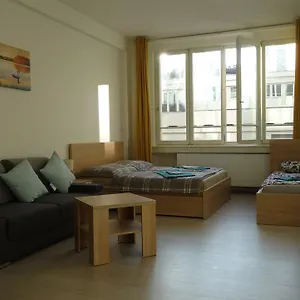 amazing-flat-in-prague.praguehotelsweb.com/